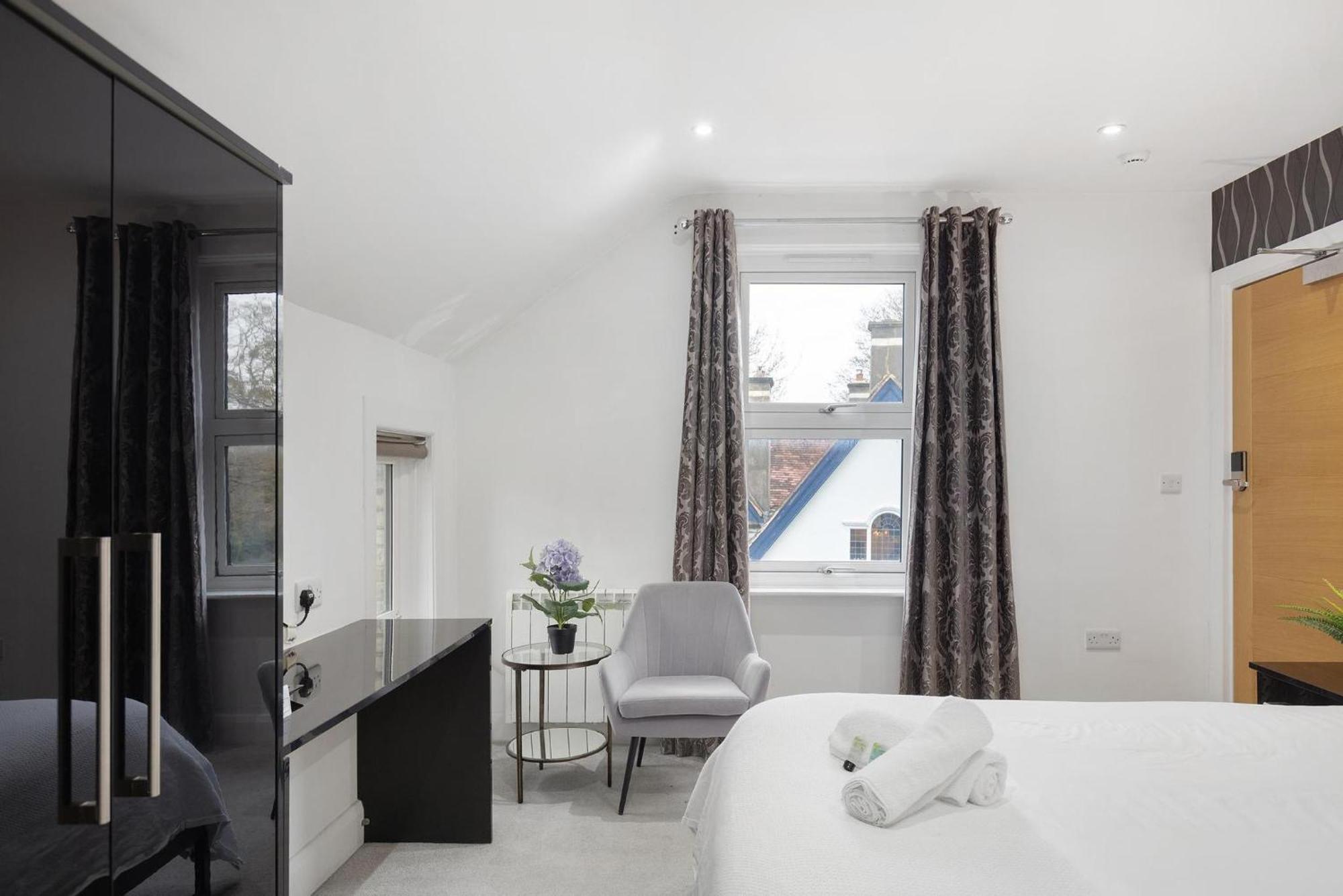 Modern Centre Apartment! *